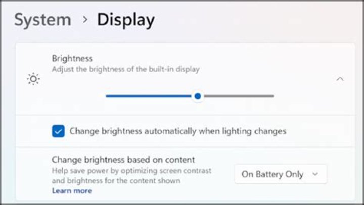 fix max display brightness issues in Windows 10 v1803