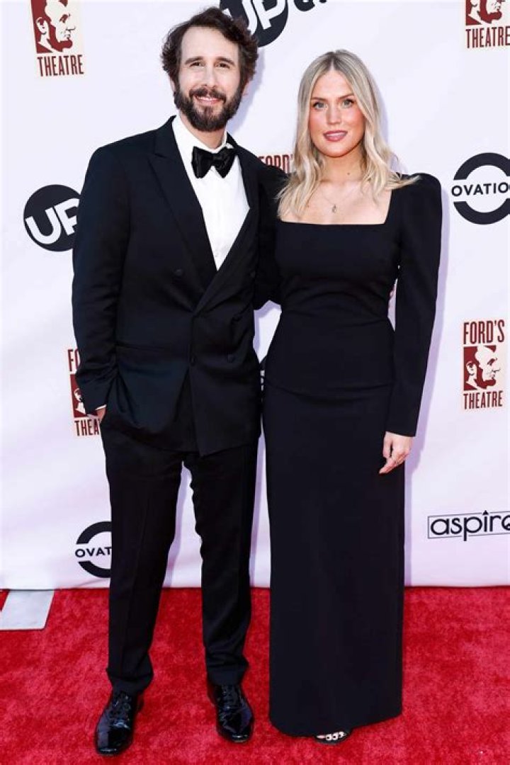 Is Josh Groban married