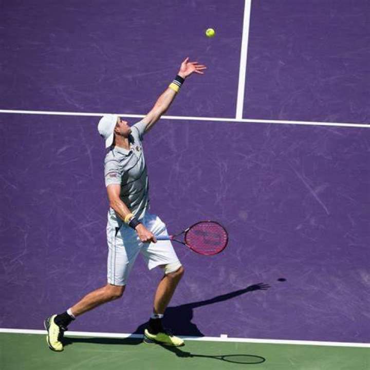 John Isner serving