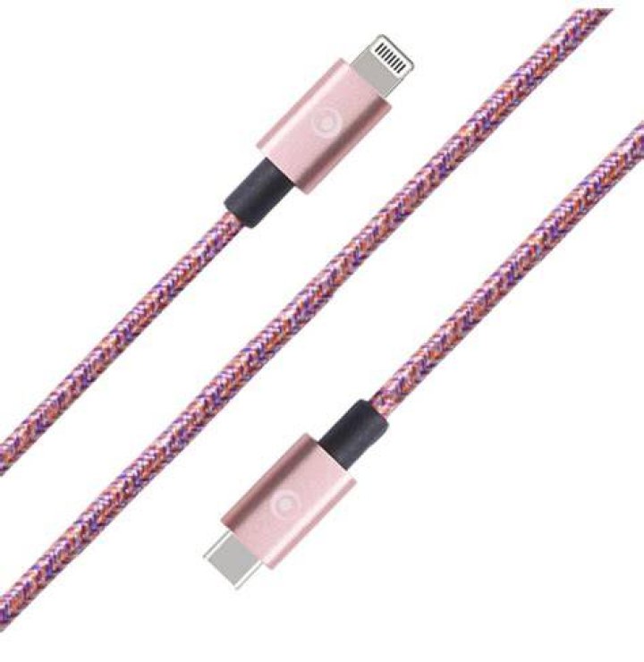Lightning cable connected to an iPhone 7