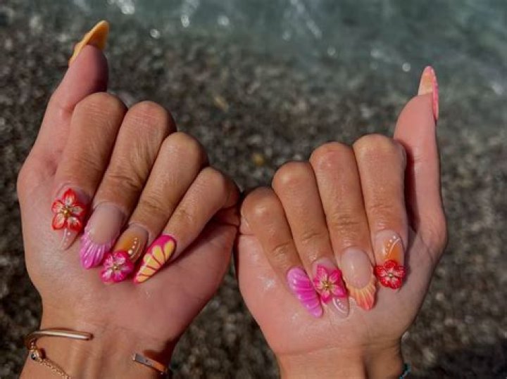 Tropical flower nails