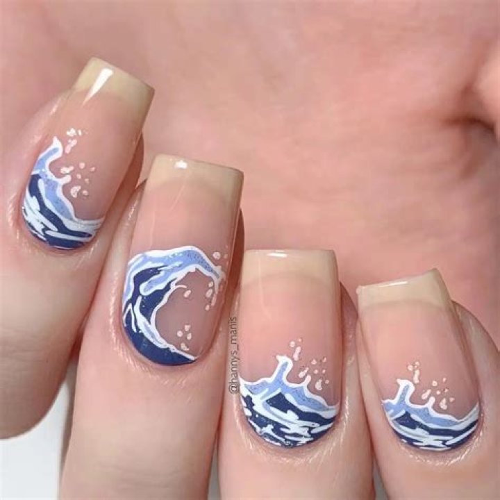 Wave nail design